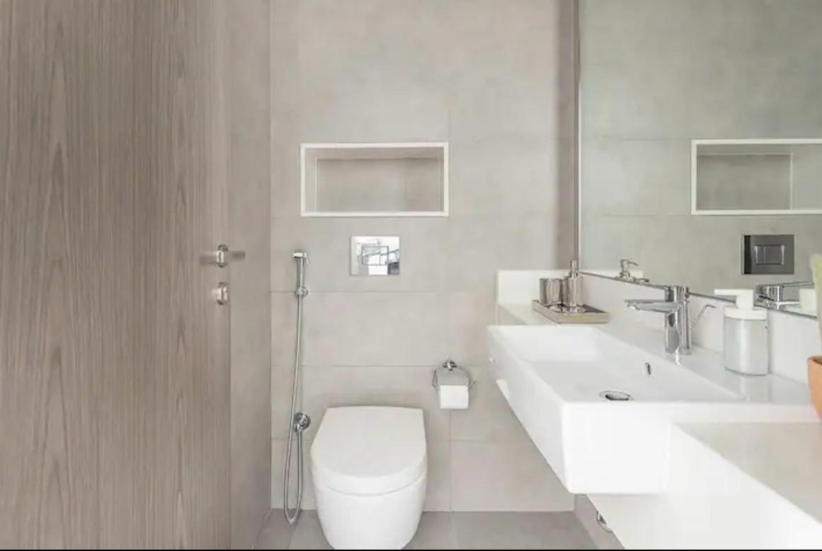 District One Full Water View Apartment *