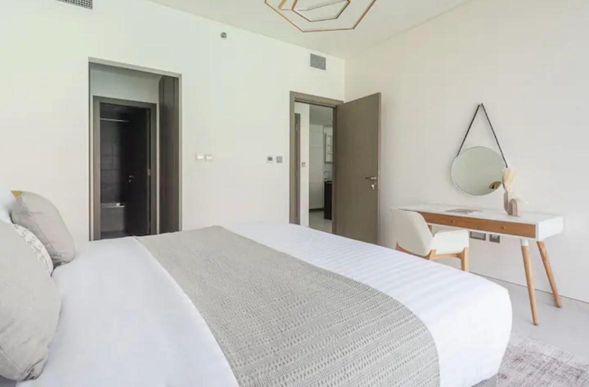District One Full Water View Apartment *