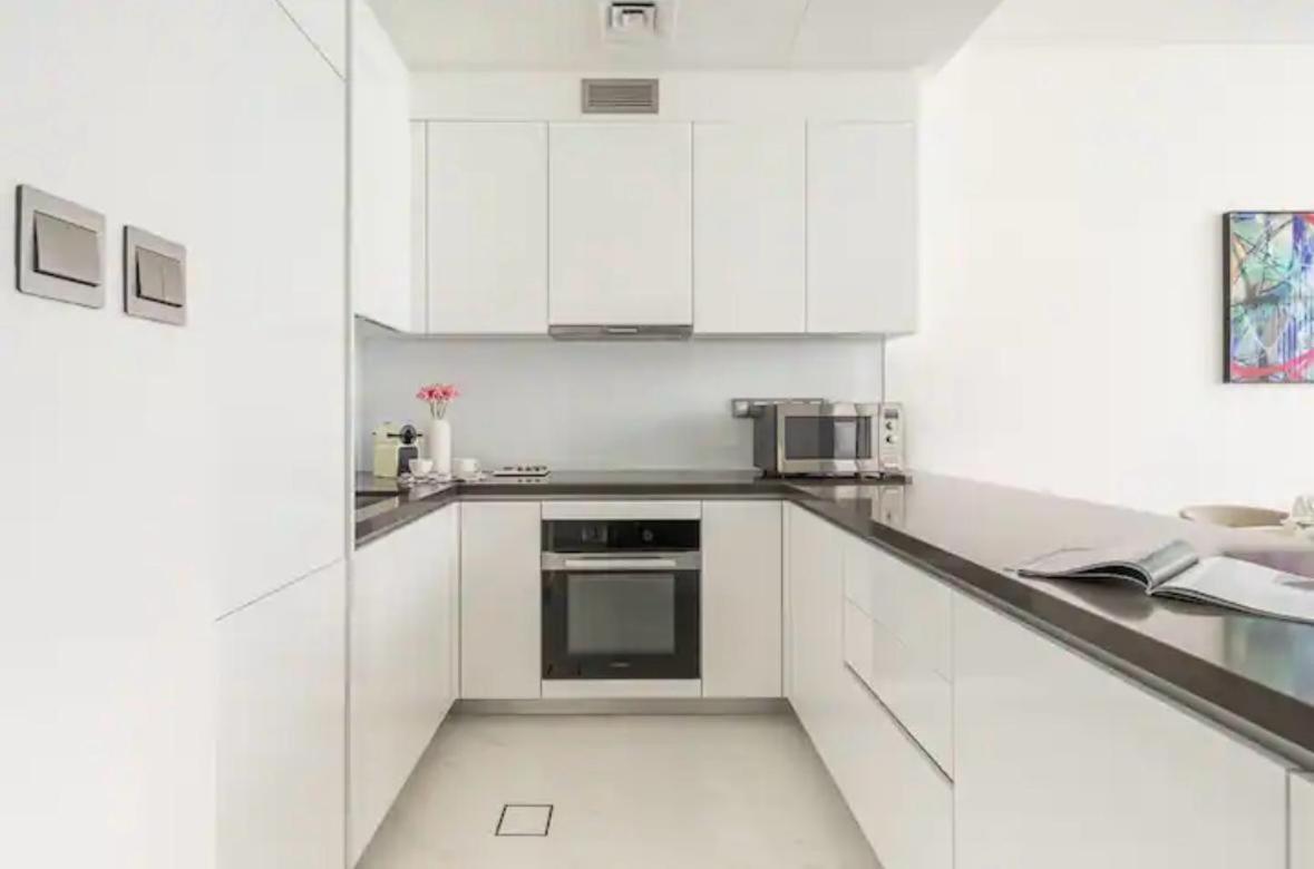 District One Full Water View Apartment Dubai